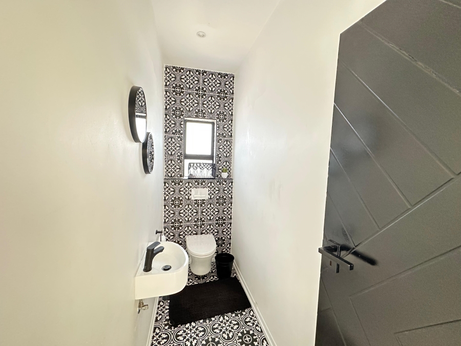 4 Bedroom Property for Sale in The Islands Estates North West